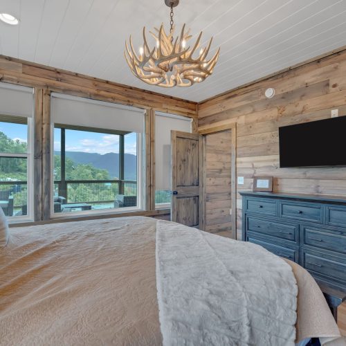 016-Downstairs-Bedroom