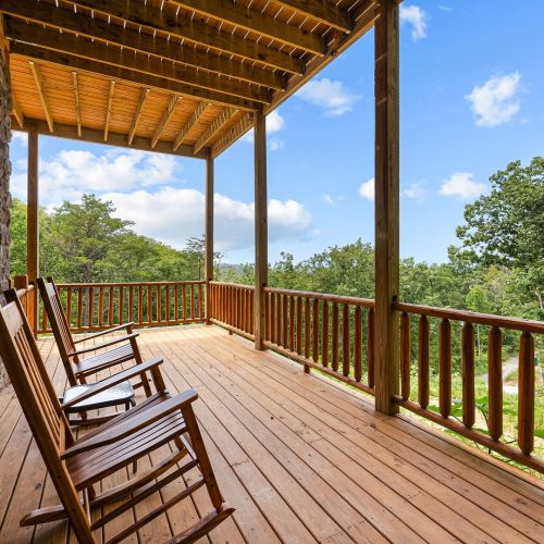 045-Ext-11-Lower-Porch