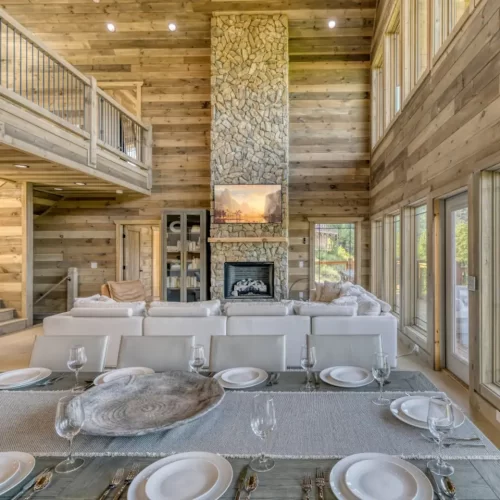 Laughing-Pines-Dining-1