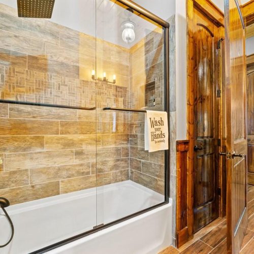 Sawtooth-Lodge-Bath-4