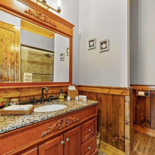 Sawtooth-Lodge-Bath-5