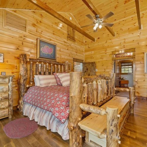Sawtooth-Lodge-Bed-3