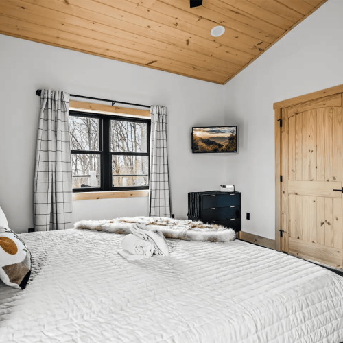 Upper-Bed-Left-2-Ash-Pass