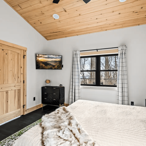 Upper-Bed-Right-2-Ash-Pass