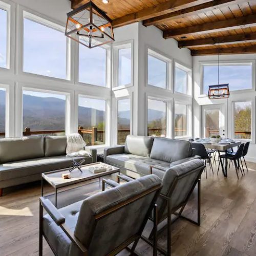 b7760376-d0af-4332-a1e7-c893f173ab78